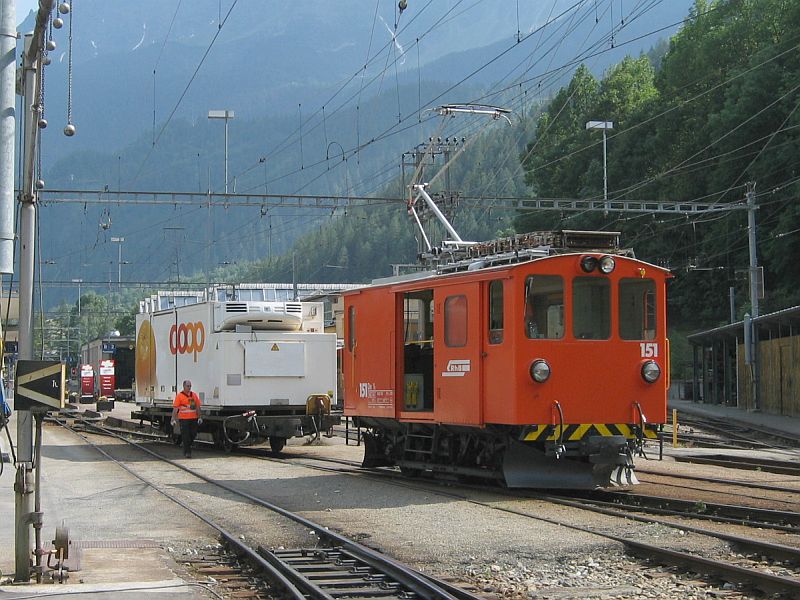 RhB De 2/2 151 in Poschiavo (Quelle Wikipedia, Bild Bernina, CC BY-SA 3.0)