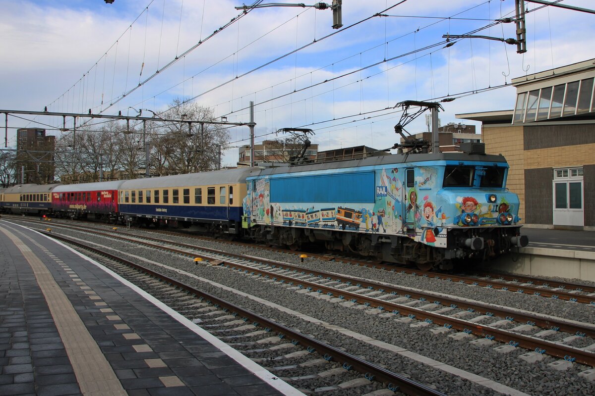 RXP 9902 treft am 7 Februar 2026 mit ein Sonderzug aus Rotterdam in Venlo ein. Hier wird der Lok von einer CBB 110er ersetzt für die Weiterfahrt nach Koblenz.