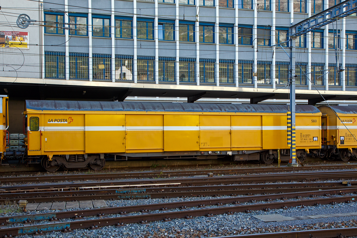 Schweizer Post – Vierachsiger Drehgestell-Postwagen  Z 50 85 00-73 580-0 CH-WASCO (ex Z 50 85 00-73 580-0 CH-POST), Privatwagen der Firma Wascosa, vermietet an die Schweizerische Post AG, am 01.11.2019 abgestellt im Bahnhof Chur.

TECHNISCHE DATEN:
Spurweite: 1.435 mm
Anzahl der Achsen: 4 (in zwei Drehgestellen)
L�nge �ber Puffer: 20.240 mm
Drehzapfenabstand: 13.900 mm

