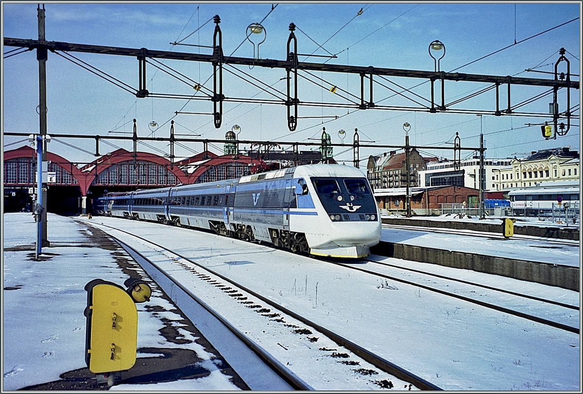 SJ X2000 in Malm�. 
20. M�rz 2001
