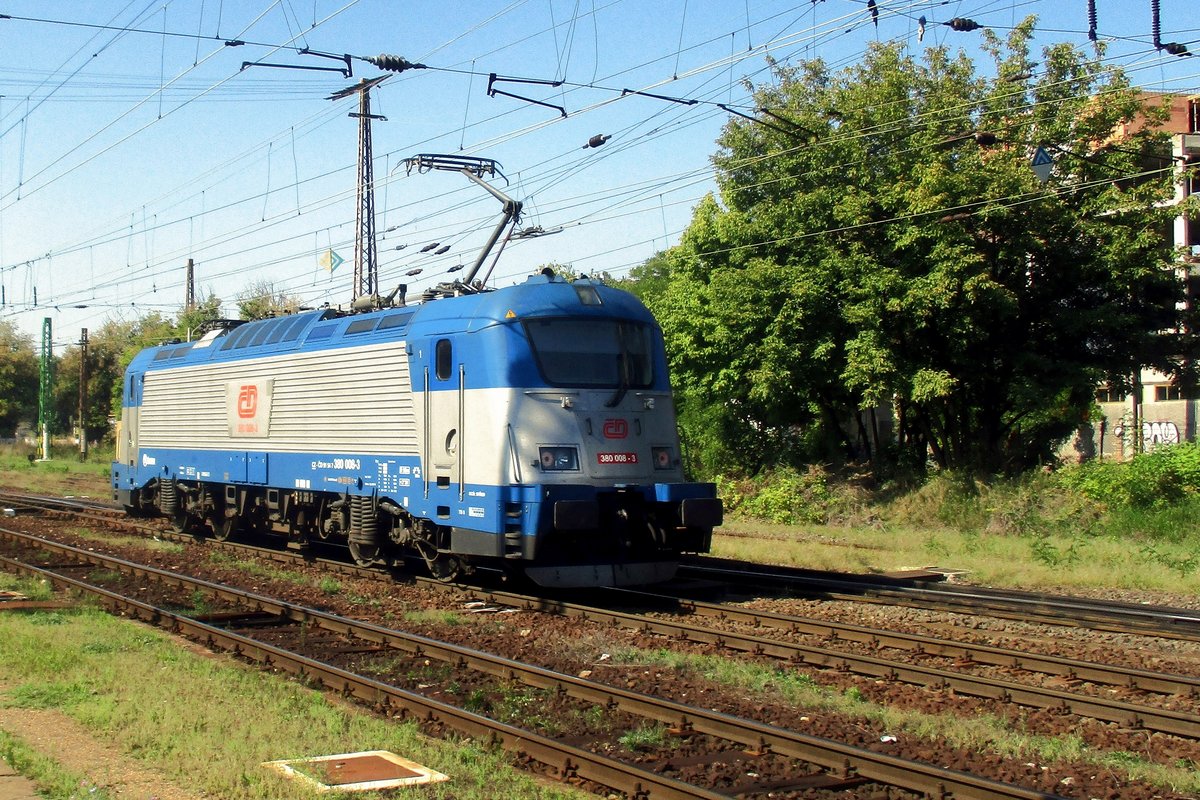 Soloauftritt für CD 380 008 beim durchfahren von Rakosrendeszö am 8 September 2018.