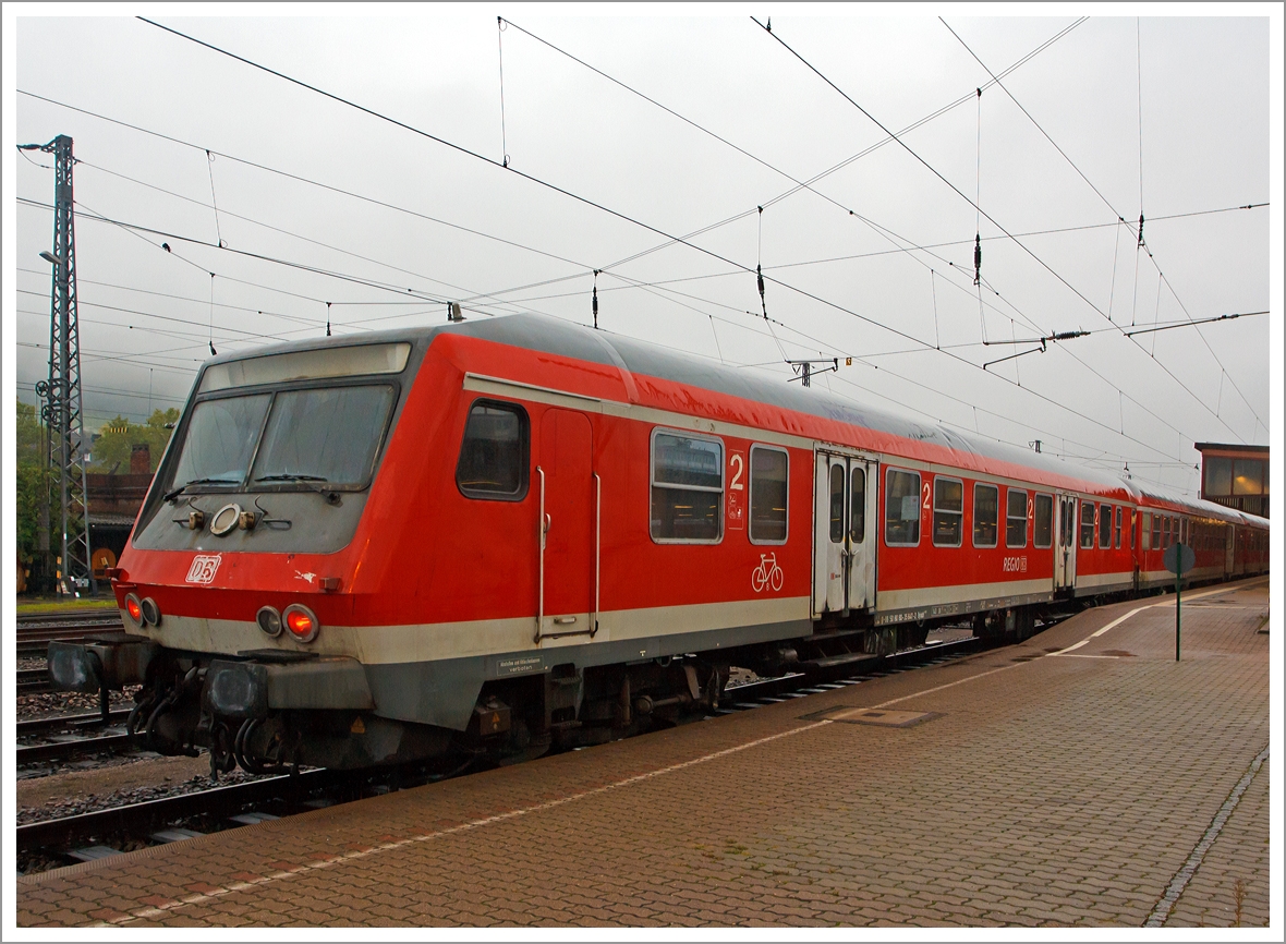 Steuerwagen mit  Wittenberger Kopf   (ex Silberling bzw. n-Wagen) D-DB 50 80 80 - 35 647-2 Bybdzf 482.1  am 05.10.2013 im Hbf Trier.
Diese Wagen sind für eine Höchstgeschwindigkeit von 140 km/h zugelassen.