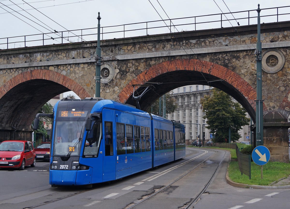 STRASSENBAHNBETRIEBE IN POLEN
Strassenbahn KRAKAU
Niederflurgelenkwagen Nr. 2072 des Typs NGT 8
aufgenommen am 13. August 2014 
Foto: Walter Ruetsch 