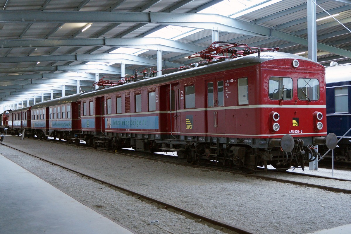 SVG ET 65: Bei dem am 25. April 2015 aufgenommenen Dreiwagenzug mit dem 465 006-5 (Esslingen, 1933) handelt es sich um eine Leihgabe des DB Museums.
Foto: Walter Ruetsch 