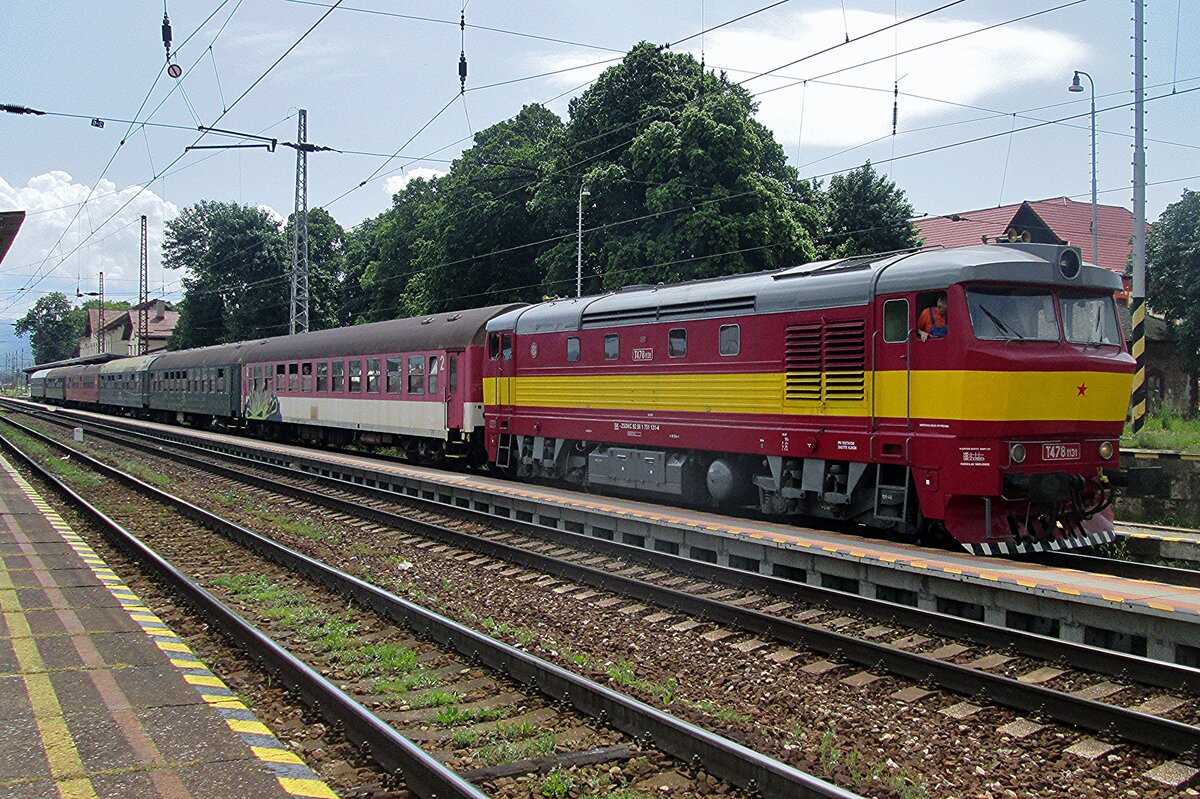 T478-1131 steht mit ein Sonderzug in Vrutky Nakladi Stanica am 30 Mai 2015.