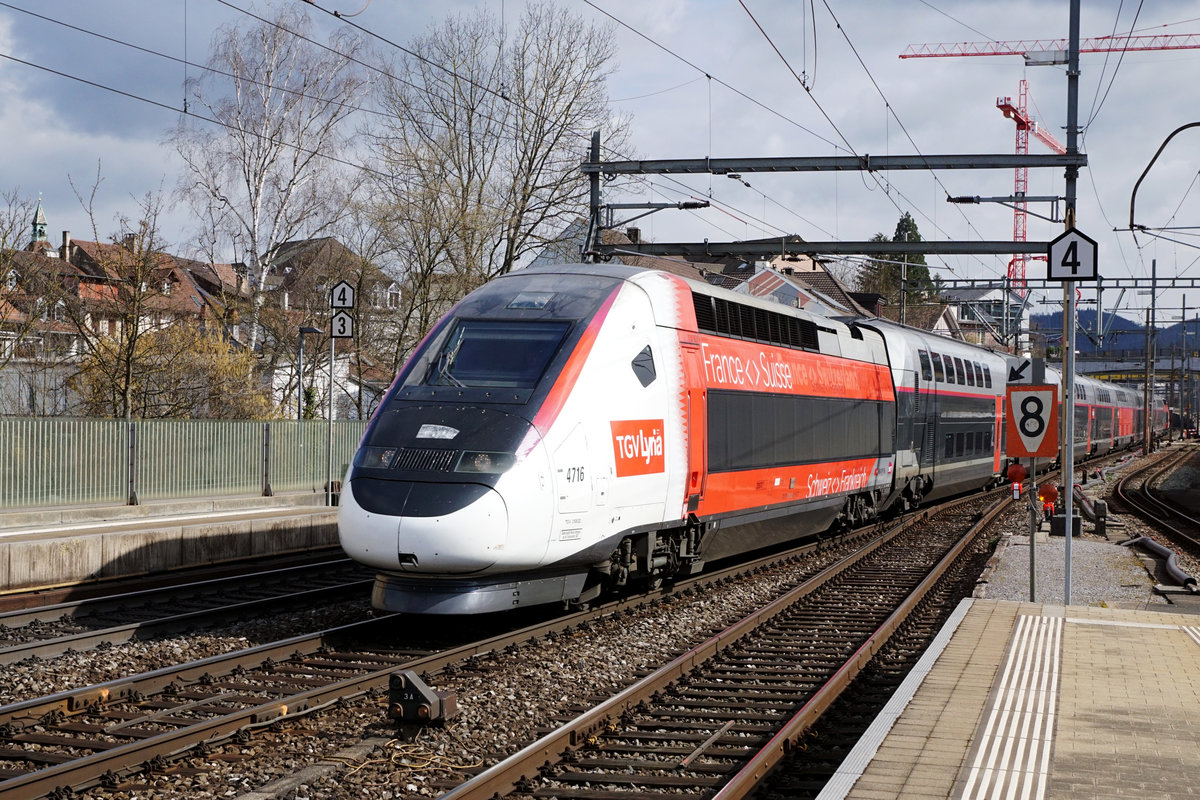 TGV Lyria 4716  Francs-Suisses  Z�rich-Paris anl�sslich der Bahnhofsdurchfahrt Liestal am 18. M�rz 2021.
Foto: Walter Ruetsch