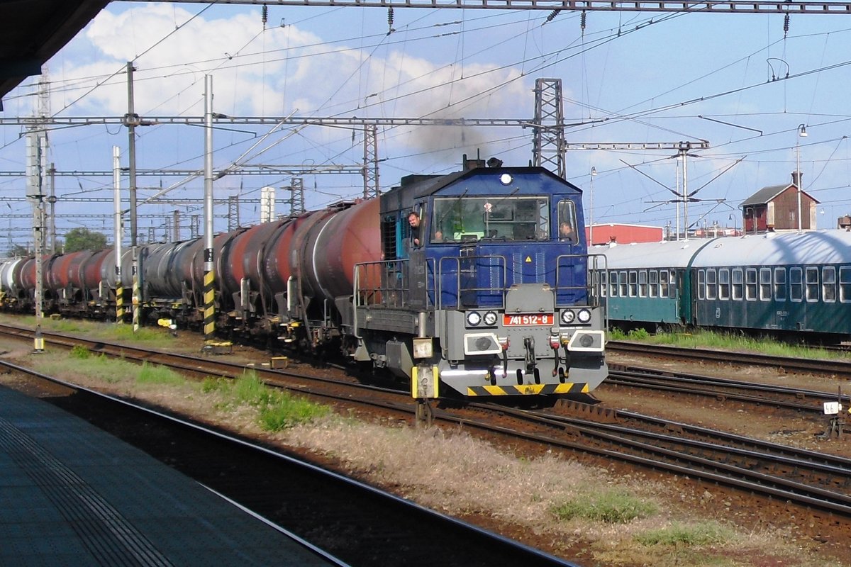 UniPetrol Doprava 741 512 verl�sst Pardubice mit ein �lzug am 31 Mai 2012.