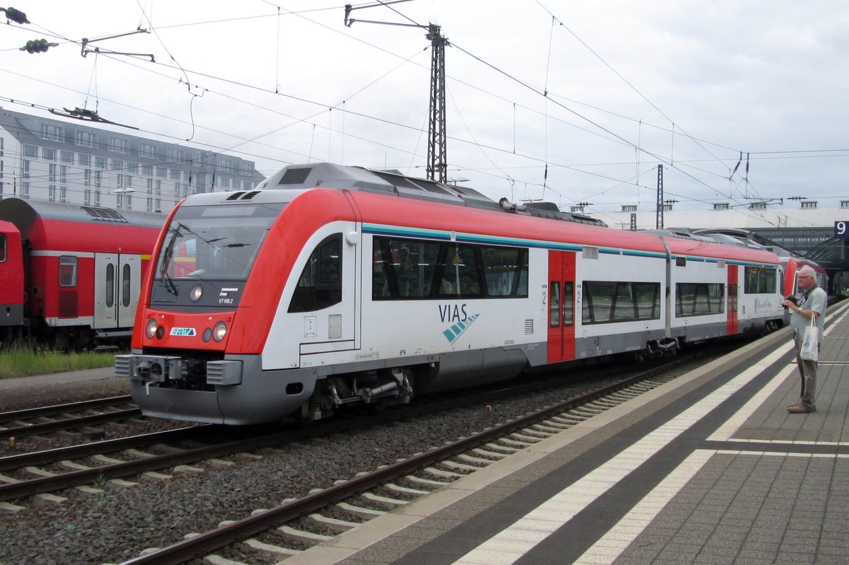 VIAS VT 108 verlässt am 29 mai 2014 Darmstadt Hbf. 