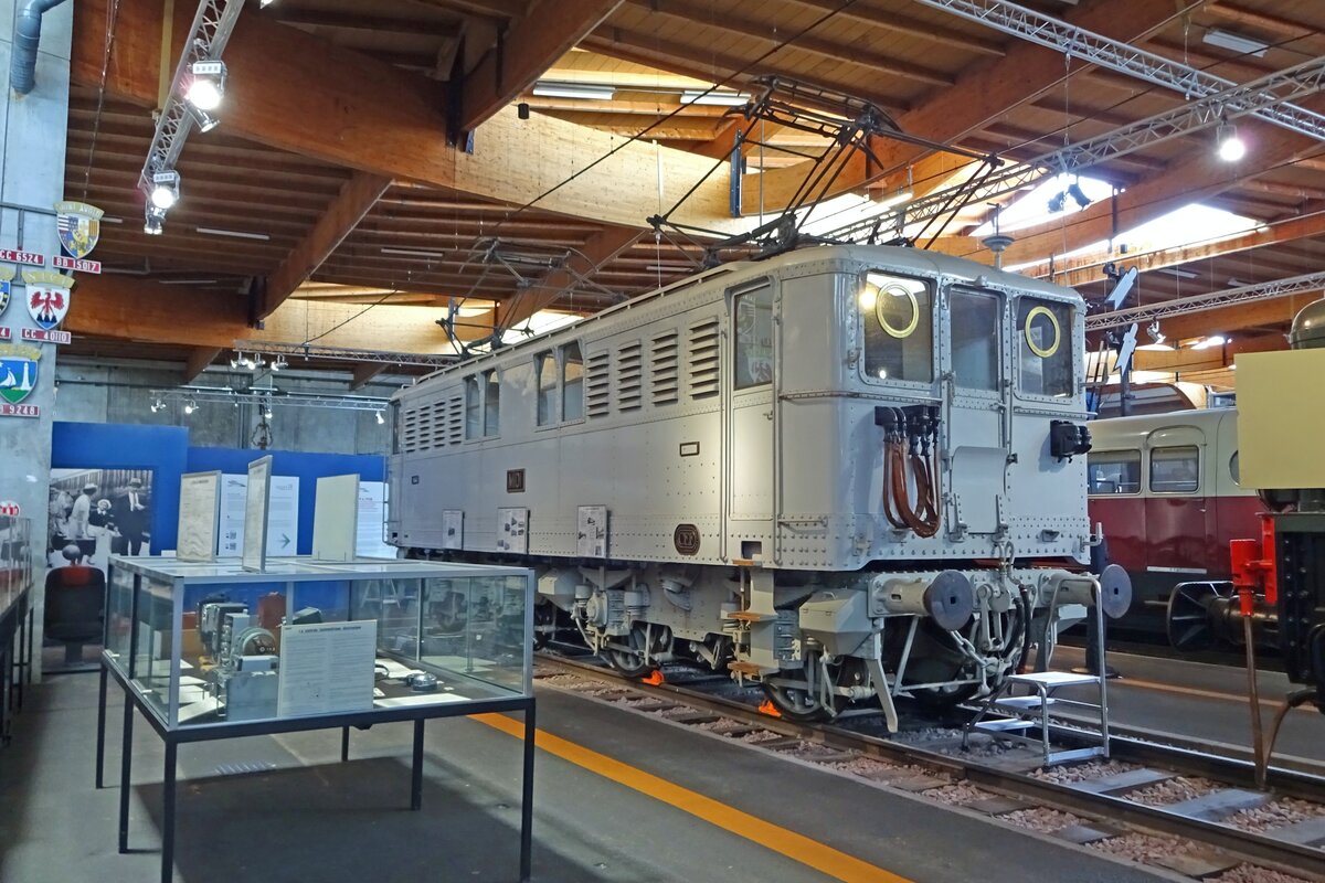 Von 1923-1928 bestelletn die Chemins du Fer de MIDI (S�dfrankreich) 40 Reisezugloks f:ur die Z�ge in die Pyren�enstrecken. Die 40 700 PK starke Loks wurden bei der MIDI als E 4001-4040 bezeichnet; ab 1938 in SNCF BB 1501-1540 umgenummerd. Die letzte Loks wurden in 1978 ausgemusterd, aber E 4002 blieb erhalten und steht ins Cit� du Train in Mulhouse,. wo sie am 30 Mai 2019 auf den Chip gerettet wurde.