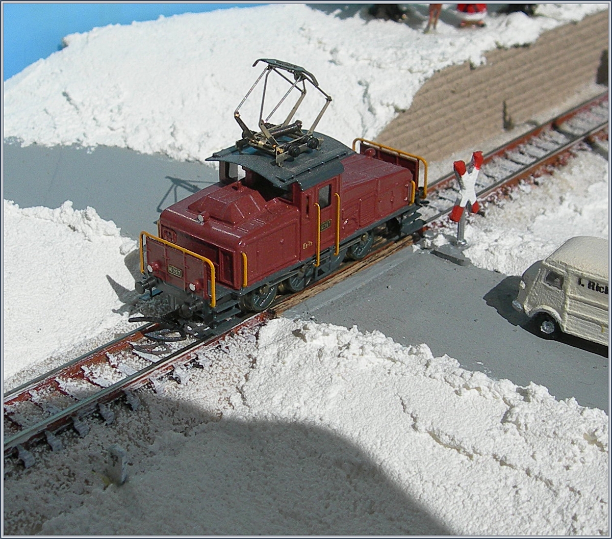 Vorbild und Modell: die im Massstab 1:220 gebaute Ee 3/3 16376 ziert mein  mini club  Winterdiorama.
19. August 2017