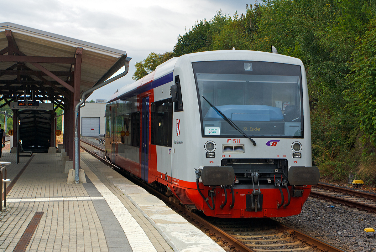 
VT 511  Stadt Lichtenstein  (650 049-9) ein Stadler Regio-Shuttle RS1 der City-Bahn Chemnitz steht am 25.08.2013 im Stollberg (Sachsen) zur Abfahrt nach St. Egidien bereit.

Der Triebwagen wurde 2001 bei Stadler Rail unter der Fabrik-Nr. 37128 gebaut, er hat Fahrzeugregister-Nummer 95 80 0650 049-9 D-CB.