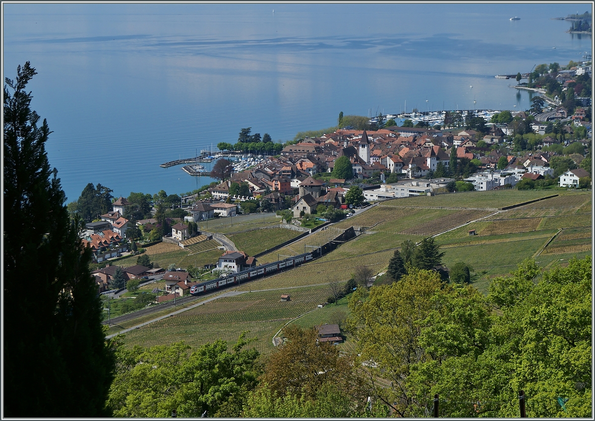 Während bei Lutry ein RABe 511 von Vevey nach Genève unterwegs ist...
23. April 2014