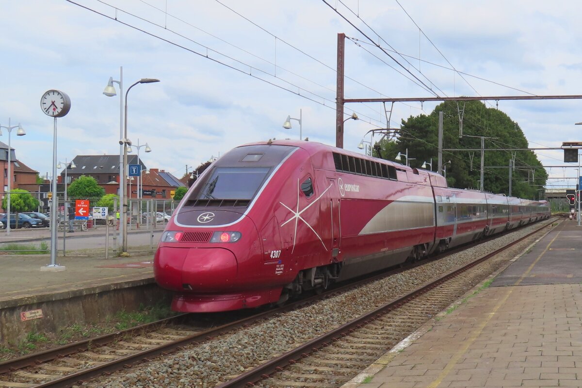 Wegen Bauarbeiten an die Neubaustrecke Bruxelles-Midi<=>Antoign wurden die EuroStar (ex-Thalys) Z�ge zwischen Bruxelles-Midi und Paris Nord �ber die alte Strecke Bruxelles--MOns---St.Quentin--Paris umgeleitet. Am 17 Augustus 2024 durchfahrt der umgeleiteter 4307 Saint-Ghislain. 