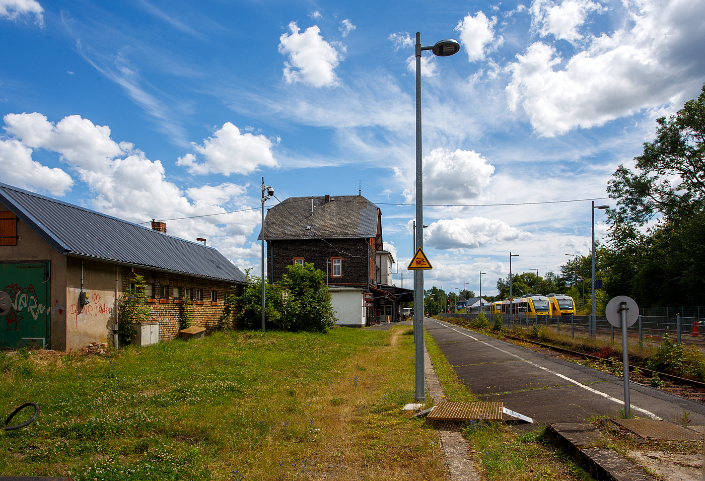 Der Bahnhof Westerburg (Westerwaldkreis) am 07 Juli 2024. 

Der Bahnhof Westerburg liegt bei km 28,6 an der Bahnstrecke Limburg–Altenkirchen  Oberwesterwaldbahn  (KBS 461). Der Bahnhof war früher ein Kreuzungsbahnhof, hier kreuzte die stillgelegte Bahnstrecke Herborn–Montabaur  Westerwaldquerbahn  (KBS 425).
