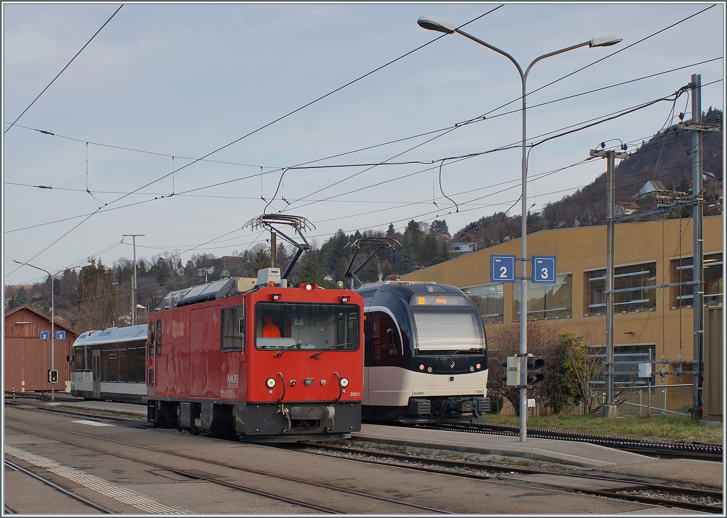 Der von der MOB  übermommene  ehemalige CEV MVR HGem 2/2 2501 auf einer Schulungsfahrt in Blonay. 

31. Jan. 2024