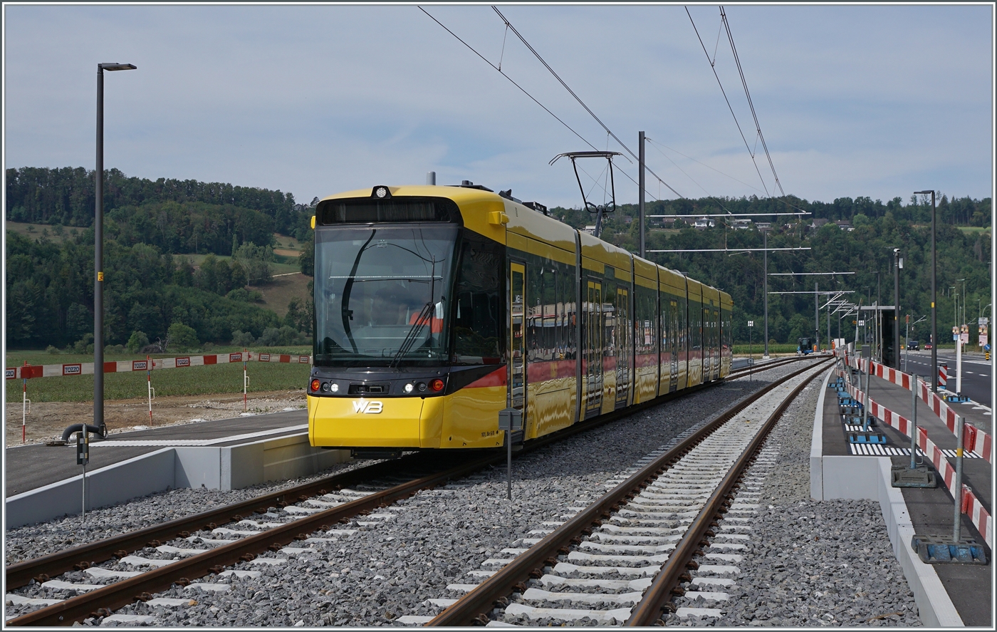 Der neue WB (Waldenburgerbahn) Be 6/8 101 ist bei Bubendorf Bad auf Testfahrt. 

30. August 2022