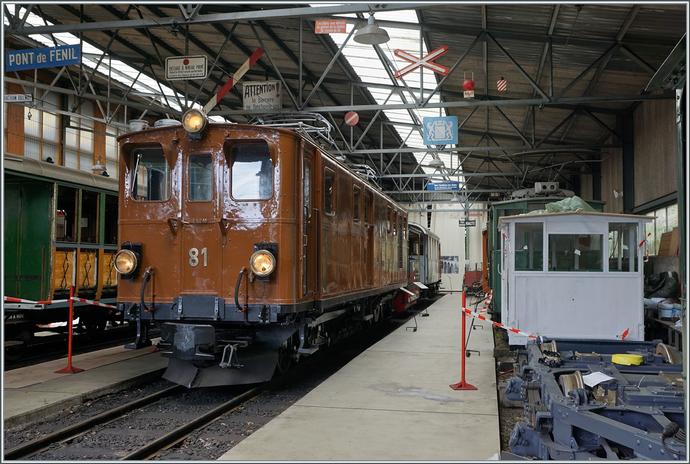 Ebenfalls bei der Saisoneröffnung 2024 im Dépôt zu sehen: die RhB Ge 4/4 81 und der in Revision befindlicher Dm 2/2 No 3. 

4. Mai 2024