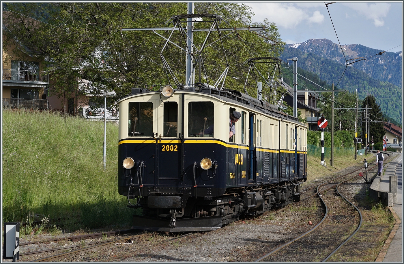 Festival Suisse de la vapeur 2024 / Schweizer Dampffestival 2024 der Blonay-Chamby Bahn -  Der vor einigen Jahren hervorragend aufgearbeitet MOB FZe 6/6 2002 der Blonay-Chamby Bahn rangiert in Blonay, um einen der letzten Züge des Tages nach Chaulin zu bringen. 

19. Mai 2024