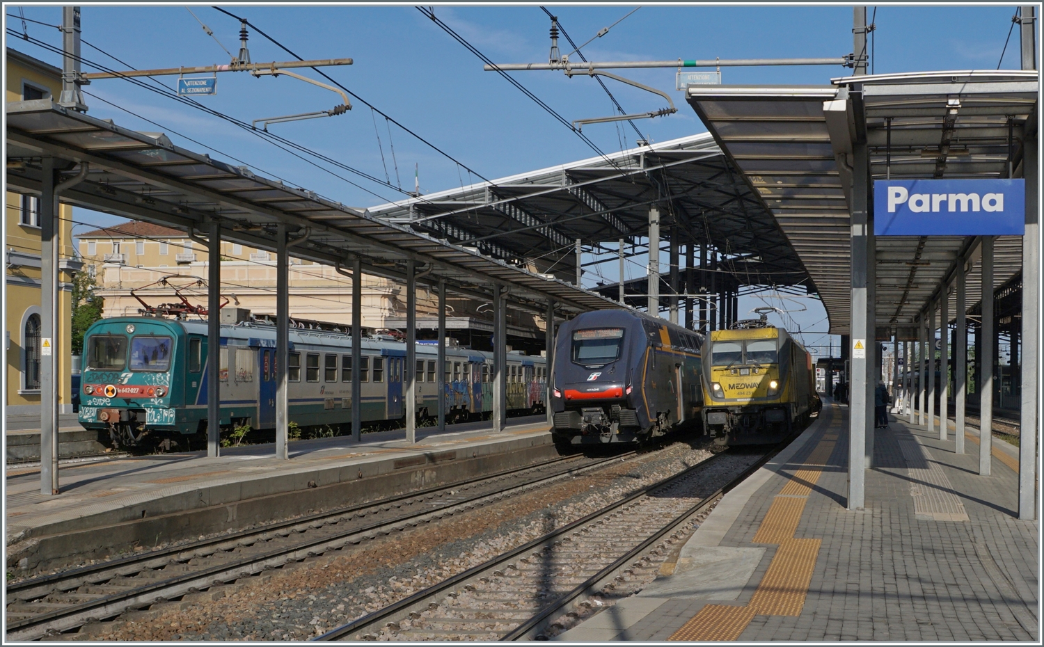 Parma mit dem ALe 624-027, einem  Rock  und der Medway 494 231. 

18. April 2023