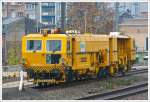 Plasser & Theurer Universalstopfmaschine 08 - 475 Unimat 4S der Infrabel (ein Tochterunternehmen der SNCB/NMBS) abgestellt am 23.11.2013 beim Li�ge Guillemins (L�ttich).