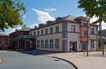   Das Empfangsgebäude vom Bahnhof Kreuztal am 12.07.2014.