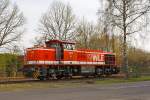   Die WLE 53  Kreis Soest  (275 505-6) der Westfälische Landes-Eisenbahn GmbH in Lippstadt steht am 01.04.2014 am Werksanschluss der Salzgitter Mannesmann Precision GmbH in Burbach-Holzhausen.