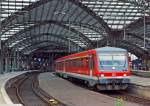 928 704 / 628 704 der DB verl�sst am 07.07.2012 als RB 38 - Erft-Bahn den Hbf K�ln in Richtung K�ln-Deutz.