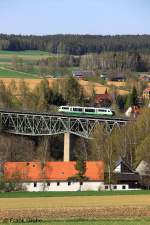 Vogtlandbahn VT 26 Desiro 642 326-2 + 826-1 als Leerzug Richtung Hof, KBS 855 Regensburg - Hof, fotografiert auf dem Th�lauer Viadukt am 28.04.2012 --> Dieser Viadukt bietet je nach Sonnenstand den