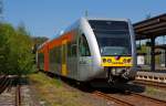 Der Stadler GTW 2/6 - VT 101 der vectus Verkehrsgesellschaft mbH  ist am 19.04.2014 im Bahnhof Betzdorf/Sieg abgestellt.