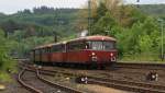 15.05.2011 in Scheuerfeld/Sieg: Die Westerw�lder Eisenbahnfreunde WEF 44 508  aus Westerburg sind mit einer 5er-Garnitur der Oberhessischen Eisenbahnfreunde nach Siegen unterwegs.