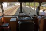 Blick vom Fahrgastraum zum Fahrersitz des VT 98 (798 818-1) am 08.05.2011 in Betzdorf/Sieg.