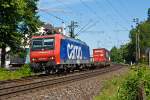   Die Re 482 022-1 der SBB Cargo f�hrt am 06.06.2014 mit einem Hupac-Zug durch K�nigswinter in Richtung S�den.