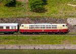 Dampfspektakel 2018 - Die 103 113-7 (91 80 6103 113-7 D-DB) vom DB-Museums in Koblenz mit ihrem kurzem TEE (Trans Europ Express) Trier - Wittlich - Koblenz, f�hrt am 28.04.2018 zwischen Kattenes und