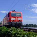 143 897-7 mit Nahverkehrszug am 26.07.2007 in R�desheim.