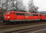 Die 151 149-2 der DB Schenker Rail Deutschland AG hat aufgeb�gelt, hier am 23.12.2011 in Kreuztal, sie will einen G�terzug im Ragierbahnhof abholen und auf der KBS 440 Ruhr-Sieg-Strecke in Richtung