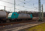 Die 185 609-5 (91 80 6185 609-5 D-ATLU) der Alpha Trains Luxembourg f�hrt am 09.02.2023 mit einem gemischten G�terzug durch den Betzdorf (Sieg) in Richtung K�ln.