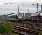 ET 22008 (2-teiliger Stadler Flirt) der Abellio Rail NRW f�hrt am 18.05.2012 hat den Bf Siegen-Geisweid verlassen und f�hrt weiter Richtung Siegen Hbf.