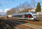   ET 222106  Siegen  (94 80 0426 105-3 D-ABRN / 94 80 0826 105-9 D-ABRN), ex ET 22 006, (2-teiliger Stadler Flirt BR 0426.1) der Abellio Rail NRW erreich am 17.01.2015 nun bald den Bf.