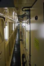   Der Maschinenraumgang der Softronic Zweisystem Elektrolokomotive Transmontana (91 53 0480 017-9)  der DB Schenker Rail Romania S.R.L., ausgestellt auf der InnoTrans 2014 in Berlin (hier am