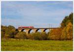 Ein Alstom Coradia LINT 41 (Dieseltriebwagen BR 648) der DreiL�nderBahn f�hrt am 19.10.2013 als RB 95 (Au/Sieg-Siegen-Dillenburg) �ber den Rudersdorfer Viadukt in Richtung Dillenburg, n�chster Halt