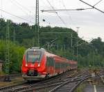 Hamsterbacken auf der Siegstrecke - 442 257 und 422 263 (Zwei gekuppelte 4-teilige Talent 2) fahren am 29.06.2012 als RE 9 (rsx - Rhein-Sieg-Express) Aachen - K�ln - Siegen in den Bahnhof Betzdorf