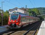 Hamsterbacken im Doppelpack - 442 257 / 757 und 442 756 / 256 zwei gekuppelte Talent 2  als RE 9 (rsx - Rhein-Sieg-Express) Siegen - K�ln - Aachen fahren hier am 08.09.2012 vom Bahnhof Kirchen/Sieg