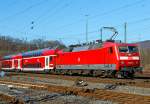   Die 120 207-6 (91 80 6120 207-6 D-DB) der DB Regio NRW (ex DB 120 136-7) schiebt am 15.02.2015 den RE 9 - Rhein Sieg Express (RSX) Siegen - Köln - Aachen von Betzdorf/Sieg weiter in Richtung