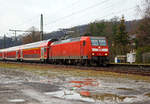 Die 146 001-3 (91 80 6146 001-3 D-DB) der DB Regio NRW mit dem RE 9 (rsx - Rhein-Sieg-Express) Aachen - K�ln - Siegen, am 26.01.2019 beim Halt im Bahnhof Brachbach.