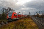 Steuerwagen voraus erreicht die S 2 (Pirna - Dresden Flughafen) S-Bahn Dresden am 07.12.2022 den Bahnhof Dresden-Strehlen. Schublok war die DB Regio143 909-0 (91 80 6143 909-0 D-DB).