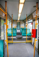   Inneneinrichtung eines DUEWAG R1.1 Niederflur-Gelenktriebwagen´der SWB, hier Tw 9465 am 15.09.2018.