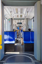 Innenraum der MVG-Baureihe S 1.4, die MVG Variobahn  2301 (ein fünfteiliger, sechsachsiger Niederflur-Gelenktriebwagen vom Typ Stadler Variobahn) am 04.06.2019 (München-Pasing).