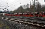 Die 151 149-2 der DB Schenker Rail Deutschland AG  hat am 23.12.2011 in Kreuztal einen G�terzug im Ragierbahnhof abgeholt und zieht diesen nun auf der KBS 440 Ruhr-Sieg-Strecke in Richtung Hagen.