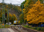 Der VT 202 Abp (95 80 0640 102-9 D-HEB) ein Alstom Coradia LINT 27 der (Hessische Landesbahn) erreicht am 22.10.2021, als RB 90  Westerwald-Sieg-Bahn  (Westerburg - Altenkirchen - Au/Sieg - Betzdorf -