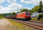 Die 185 193-2 (91 80 6185 173-2 D-DB) der DB Cargo AG f�hrt am 12.06.2020, mit einem offenen G�terzug (Wagen der Gattung Eanos-x), durch Mudersbach in Richtung Siegen.